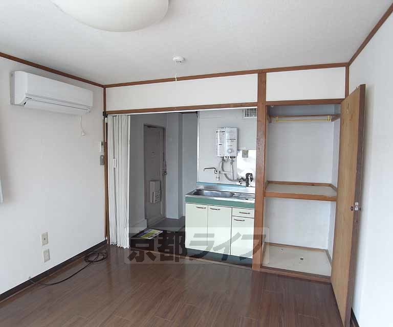 居室・リビング　別角度からのお部屋です