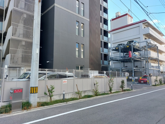 【松山市一番町のマンションの駐車場】