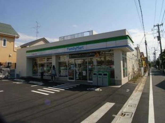 コンビニ　ファミリーマート杉並宮前三丁目店（コンビニ）まで260m