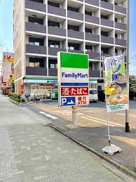 【名古屋市中村区二瀬町のアパートのコンビニ】