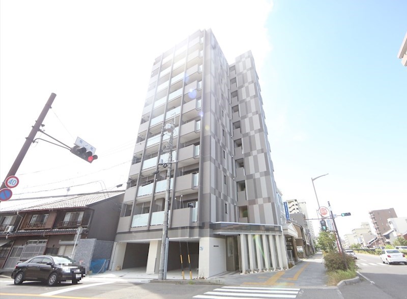 名古屋市西区則武新町のマンションの建物外観