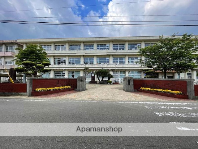 中学校　都城市立妻ヶ丘中学校（中学校）まで2760m