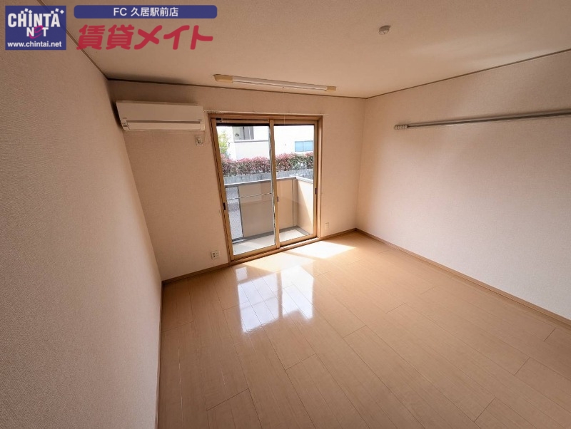 居室・リビング　同型参考写真