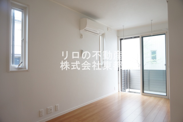 居室・リビング　南向きで日当たり良好なお部屋！暖かな日差しが入ります♪