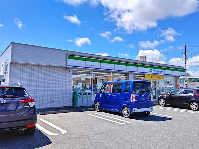 コンビニ　ファミリーマート　浜松寺脇町店（コンビニ）まで241m