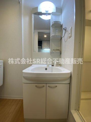 洗面設備　シャンプードレッサーがあり朝の支度も楽々できます♪