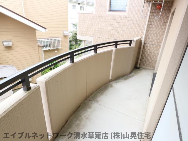 バルコニー　暖かな日差しのふりそそぐバルコニー