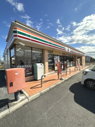 コンビニ　セブンイレブン館林茂林寺前店（コンビニ）まで373m