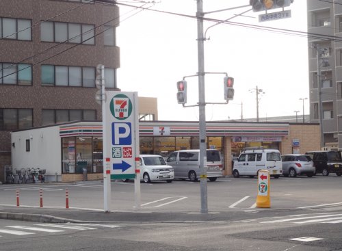 コンビニ　セブン-イレブン 東広島西条中央４丁目店（コンビニ）まで515m