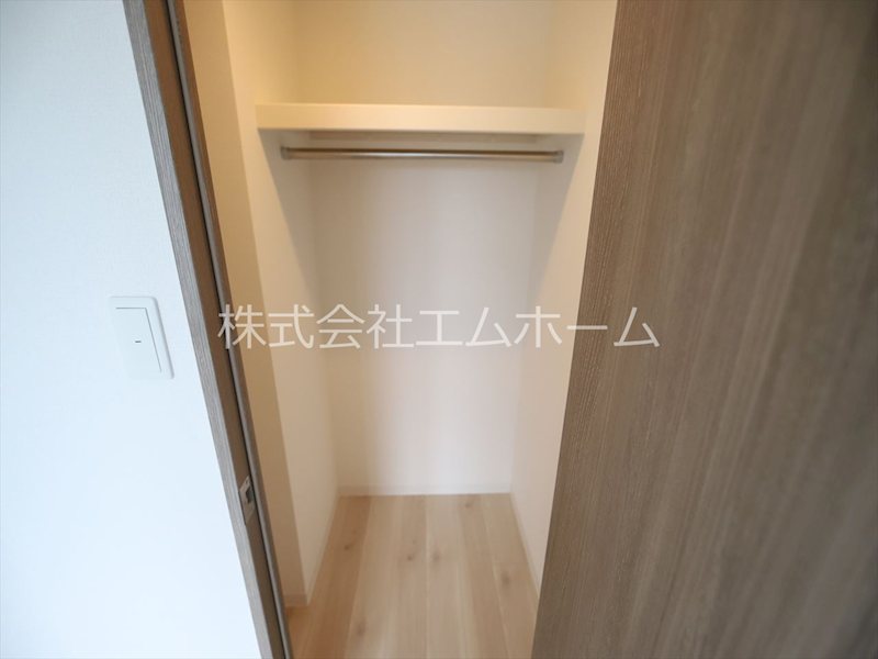 収納　ウォークインクローゼット（収納充実してます）