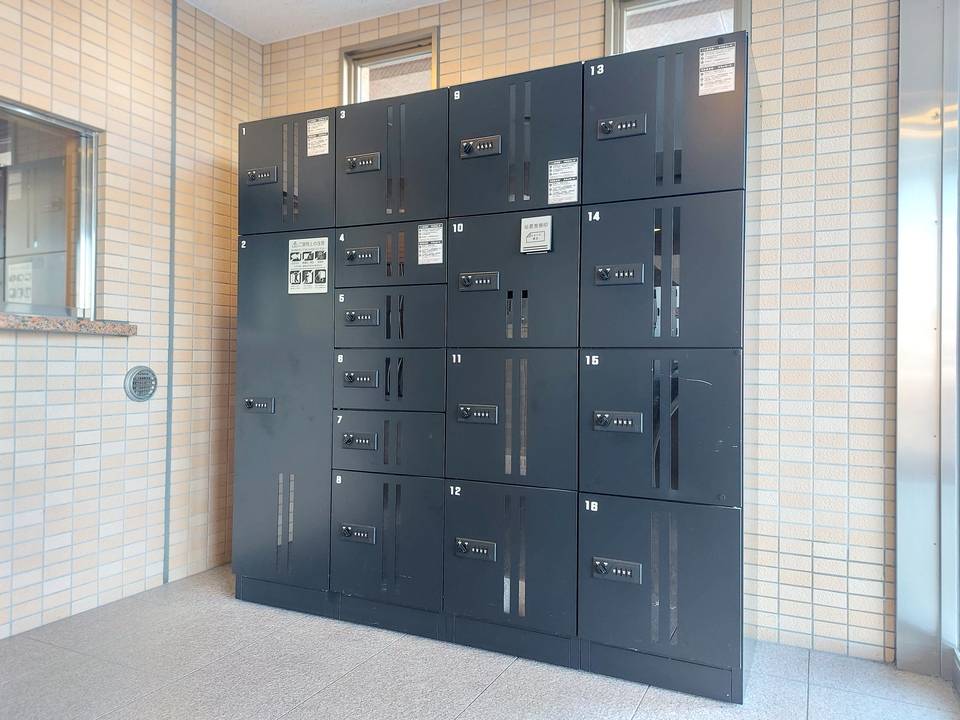 エントランス　宅配ボックス