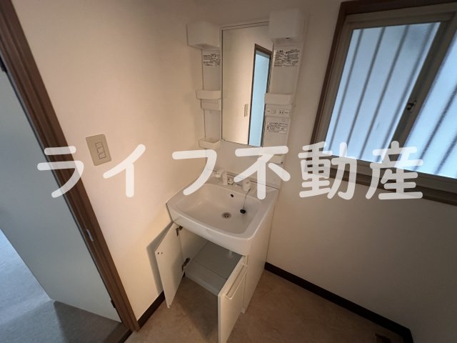 洗面設備　朝の身支度には欠かせない独立洗面化粧台