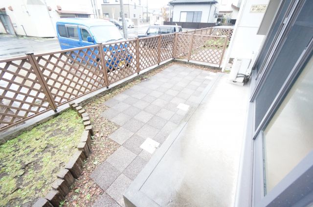 庭　※同タイプの写真です。