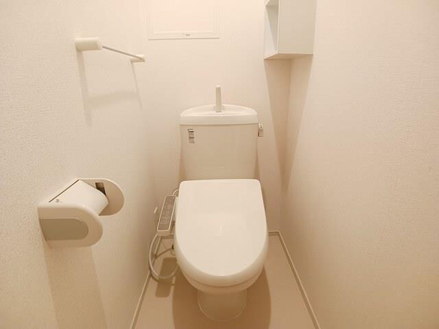 山陽電鉄網干線 山陽網干駅 徒歩15分 2階建 築16年のトイレ写真