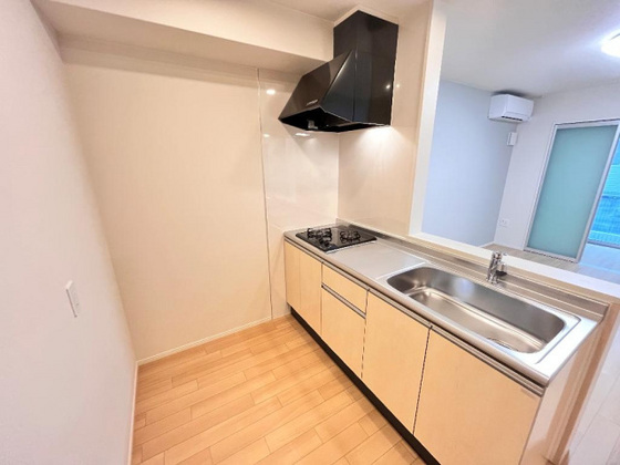 キッチン　※掲載写真は同マンション別部屋参考写真となります。