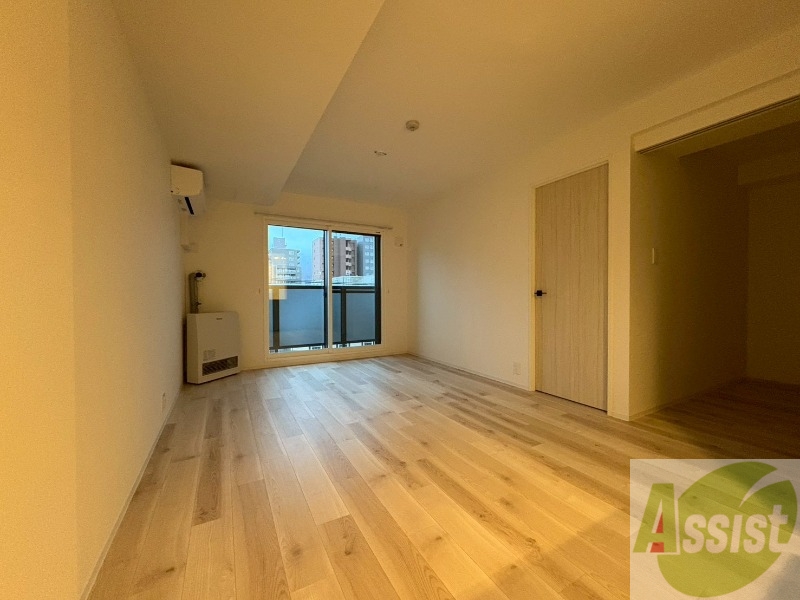 居室・リビング　広くてキレイなお部屋が広がっていて、充実した生活が送れそう。