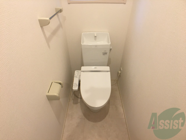 トイレ　こちらはトイレです。清潔感があり、安心して使用できます。