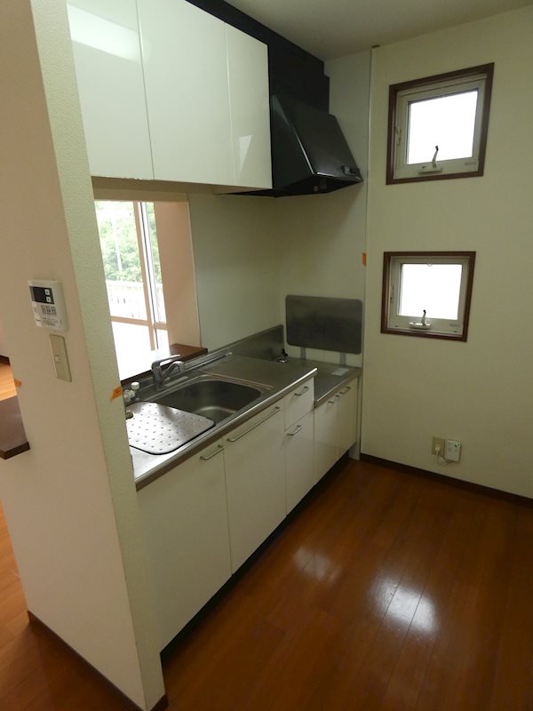 キッチン　※同物件別部屋の写真です。