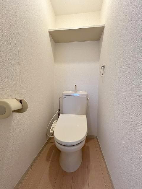 トイレ　快適・清潔なシャワートイレです♪