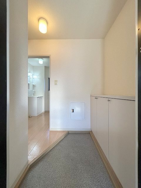 玄関　シューズボックス付きの玄関ホール♪