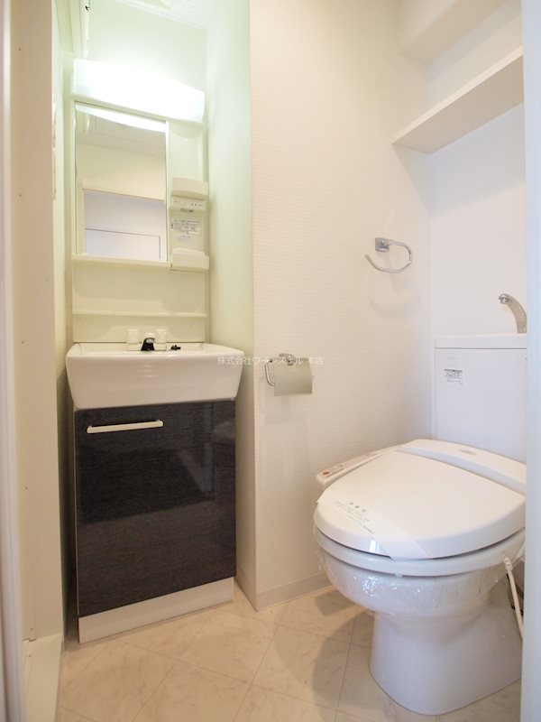 洗面設備　独立洗面台。