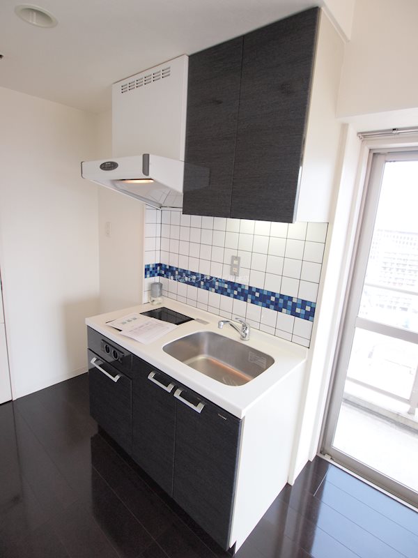 キッチン　キッチンには2口コンロあり。