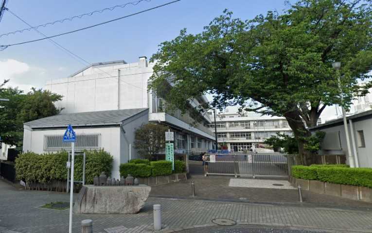 小学校　横浜市立西前小学校（小学校）まで476m