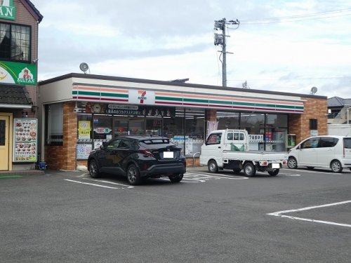 コンビニ　セブンイレブン 福島御山店（コンビニ）まで421m