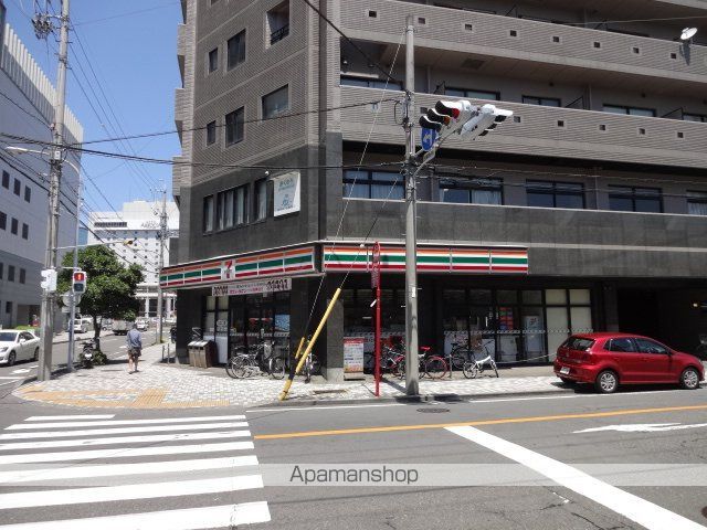 コンビニ　セブンイレブン（コンビニ）まで400m