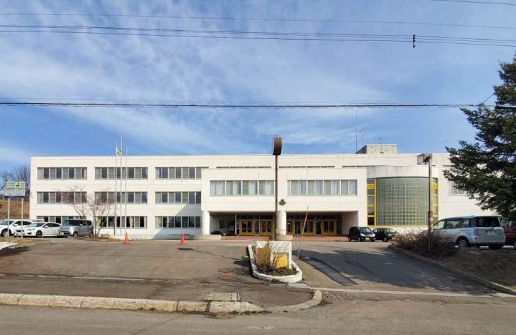 中学校　余市町立西中学校（中学校）まで1169m