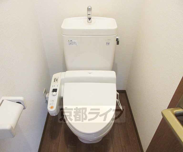 トイレ　ウォシュレット設置済み