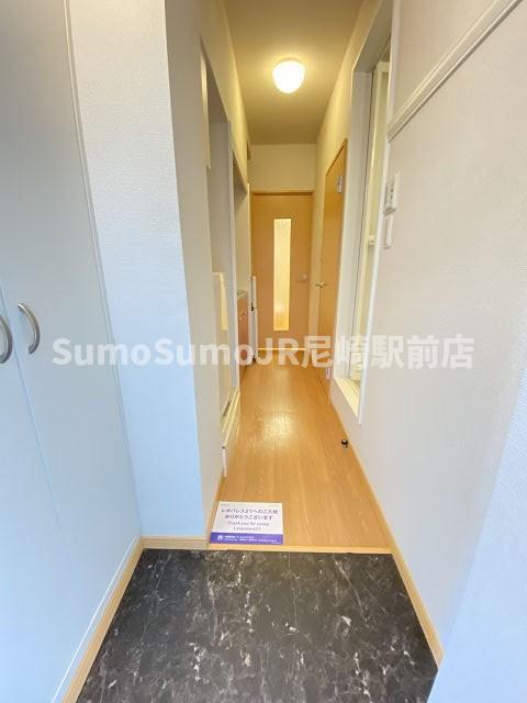 玄関　収納もある玄関です