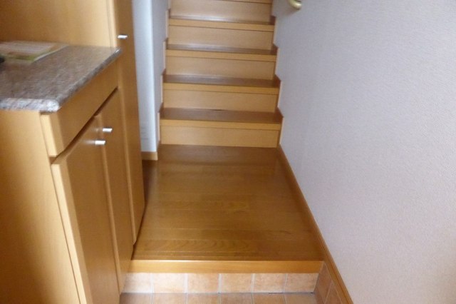 玄関　シューズＢＯＸ上にちょっとしたインテリア小物を置けます♪