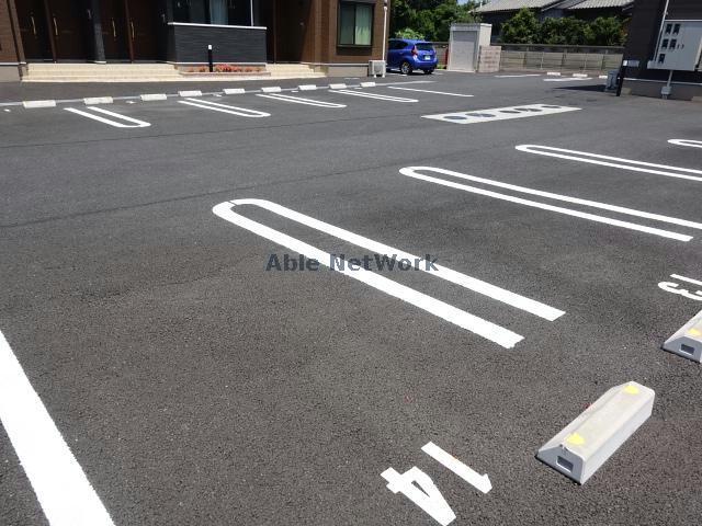 駐車場　駐車場