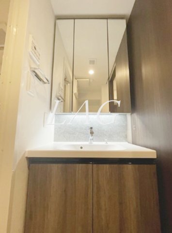 洗面設備　独立洗面台です。