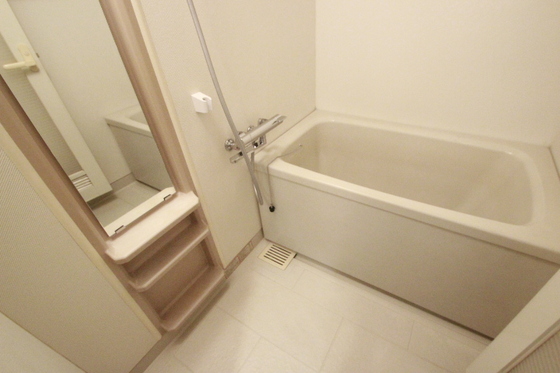 バス・シャワールーム　※他の部屋の写真になります。