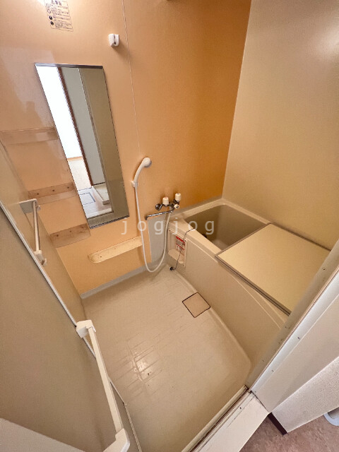 バス・シャワールーム　お風呂は追い焚き付き☆