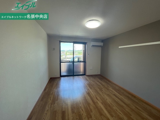 居室・リビング　同物件別室画像