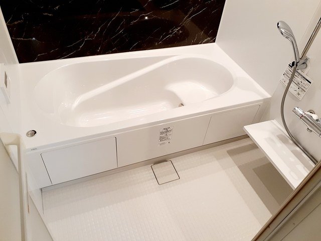 バス・シャワールーム　ゆったり過ごせるお風呂です