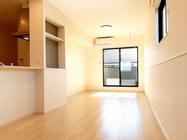 居室・リビング　こちらの居間で趣味の時間をお楽しみください