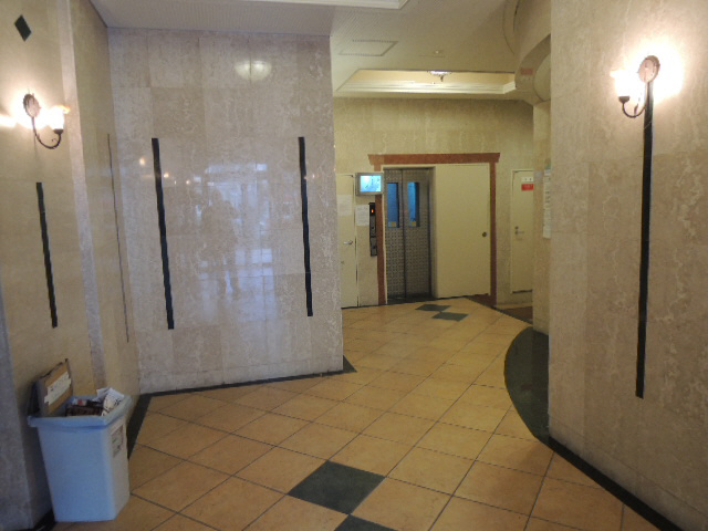 エントランス　建物の内部です