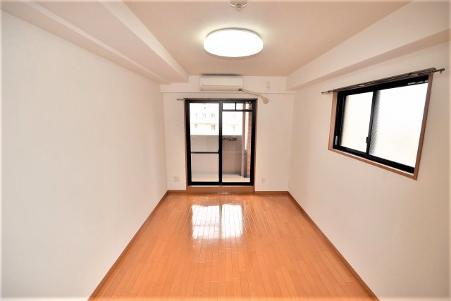 居室・リビング　写真は別のお部屋のものです