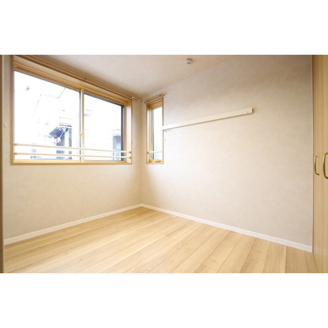 キッチン　カップボード有りの広々キッチン♪