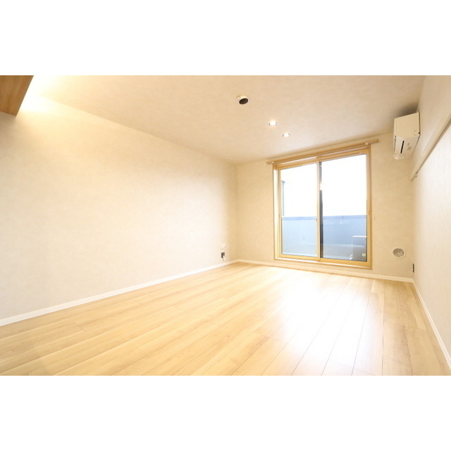 居室・リビング　南面につき陽当たり良好◎