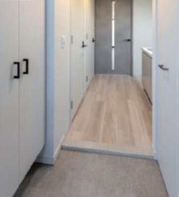 玄関　※室内は現況を優先します