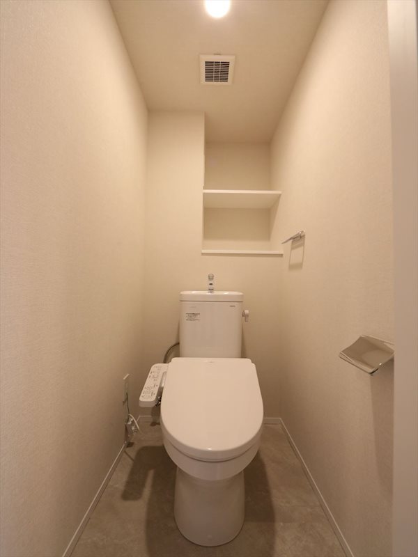 トイレ　温水洗浄便座付トイレ