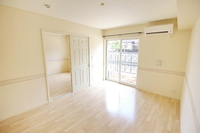 居室・リビング　開放感のあるおしゃれなリビング