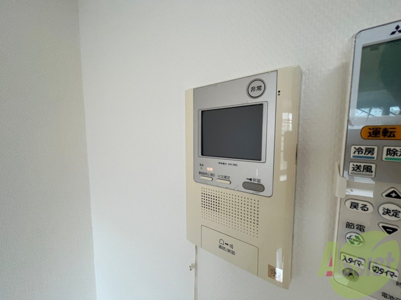 セキュリティ　ＴＶモニター付インターホンです。来客者の顔が見えるので安心！