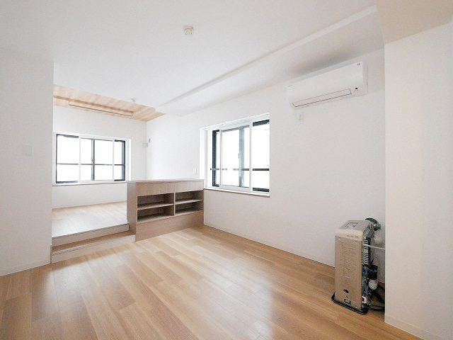 居室・リビング　★人気築浅デザイナーズMS！★ネット無料！★エアコン付き！