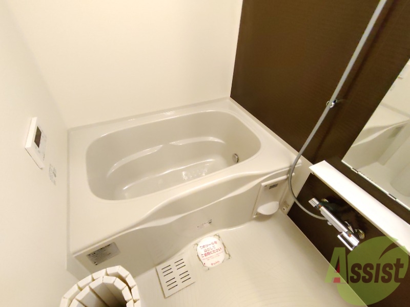 バス・シャワールーム　浴室は綺麗で追い焚きも付いて気持ちよくお過ごしいただけます。